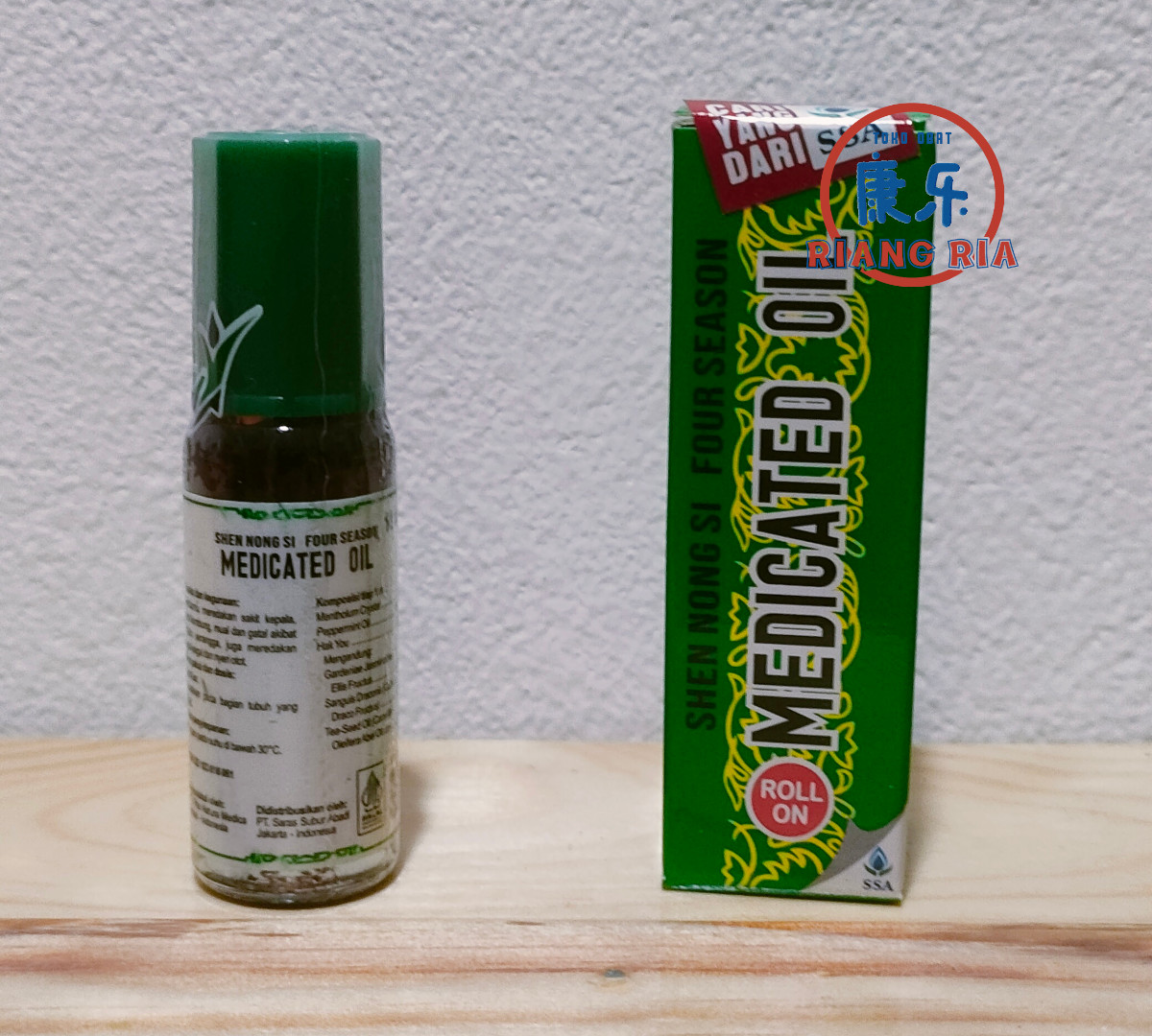 Four Season Medicated Oil Classic Roll-On 10 ml - Minyak angin seciyu